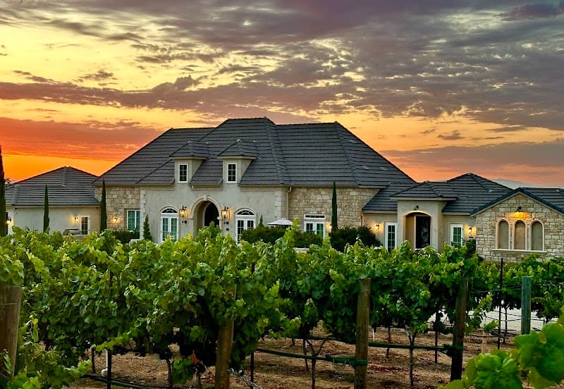 Domaine Chardonnay Winery Estate & Luxury Guest Suites
