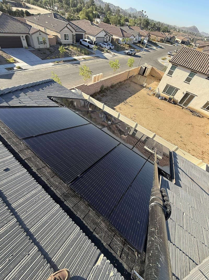 Genesis Solar Cleaning
