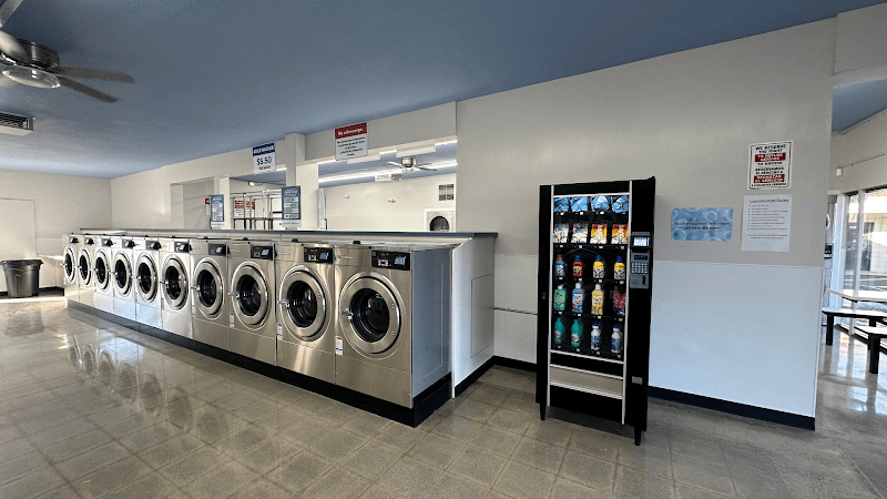 Lake Plaza Laundromat
