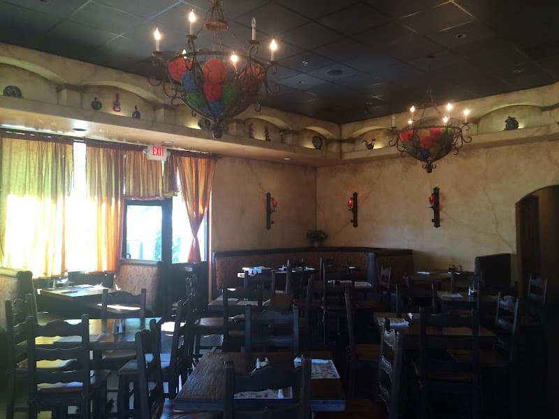 Los Reyes Bar & Grill