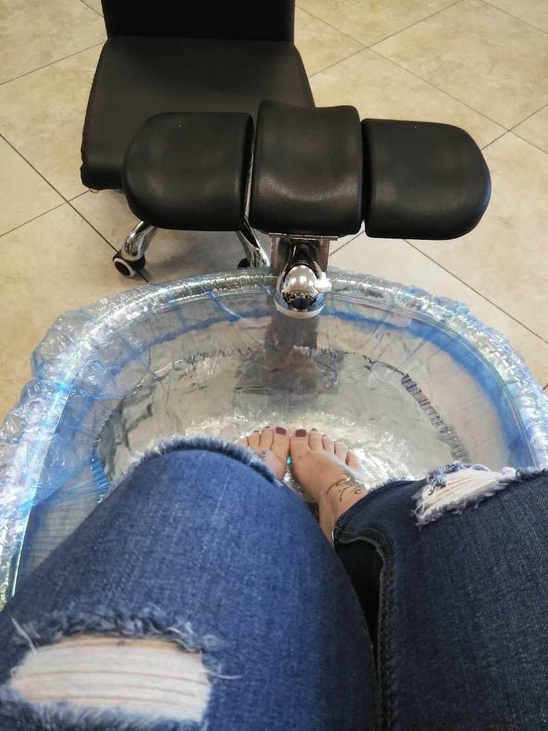 Niki Nails
